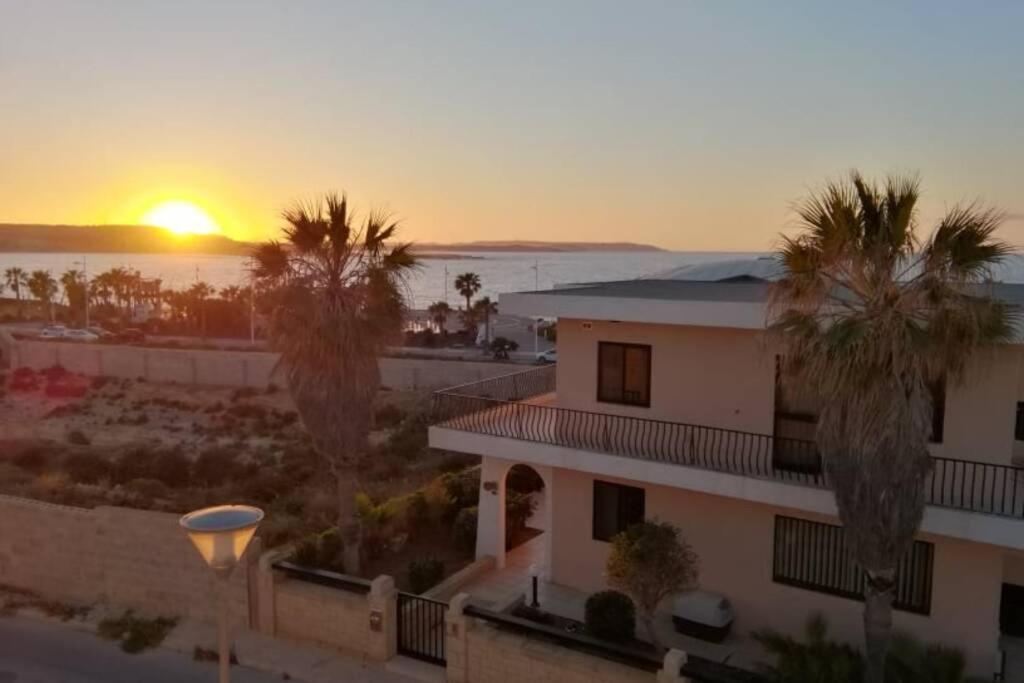 Sunshine Holiday Apartment 5 With Spectacular Seaviews St. Paul's Bay Exterior photo